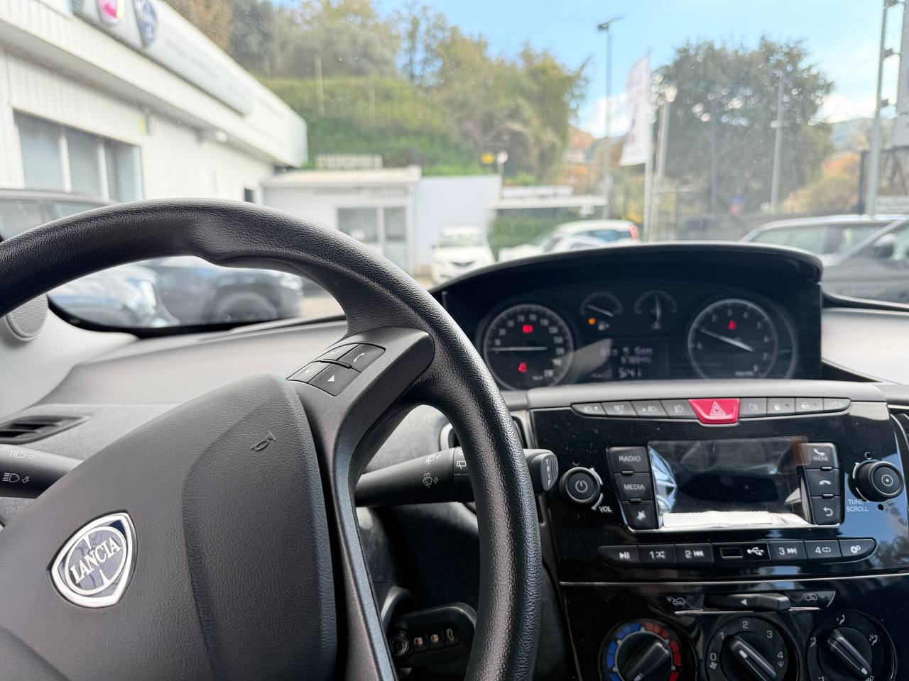 Lancia - Ypsilon SILVER