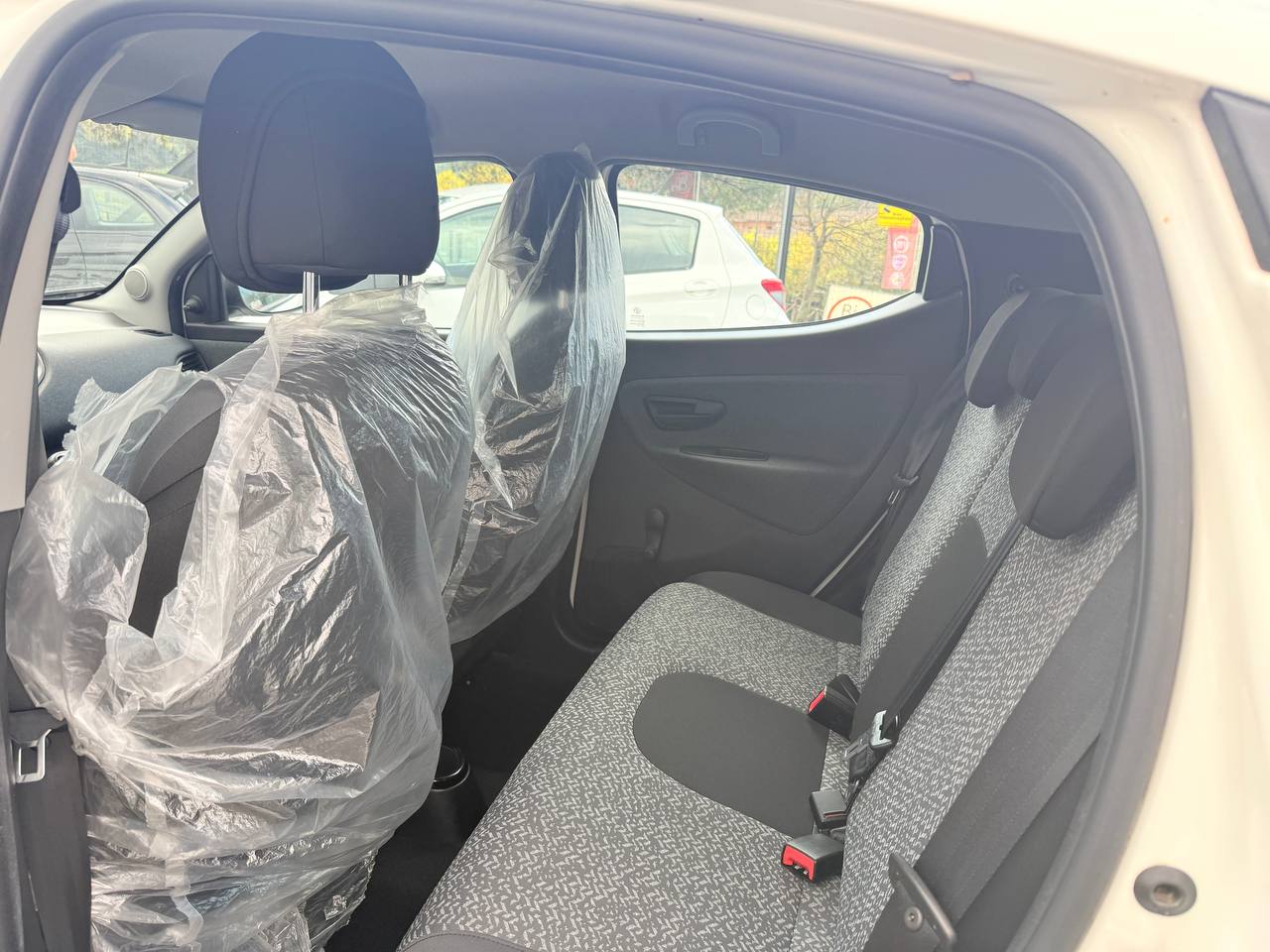 Lancia - Ypsilon SILVER