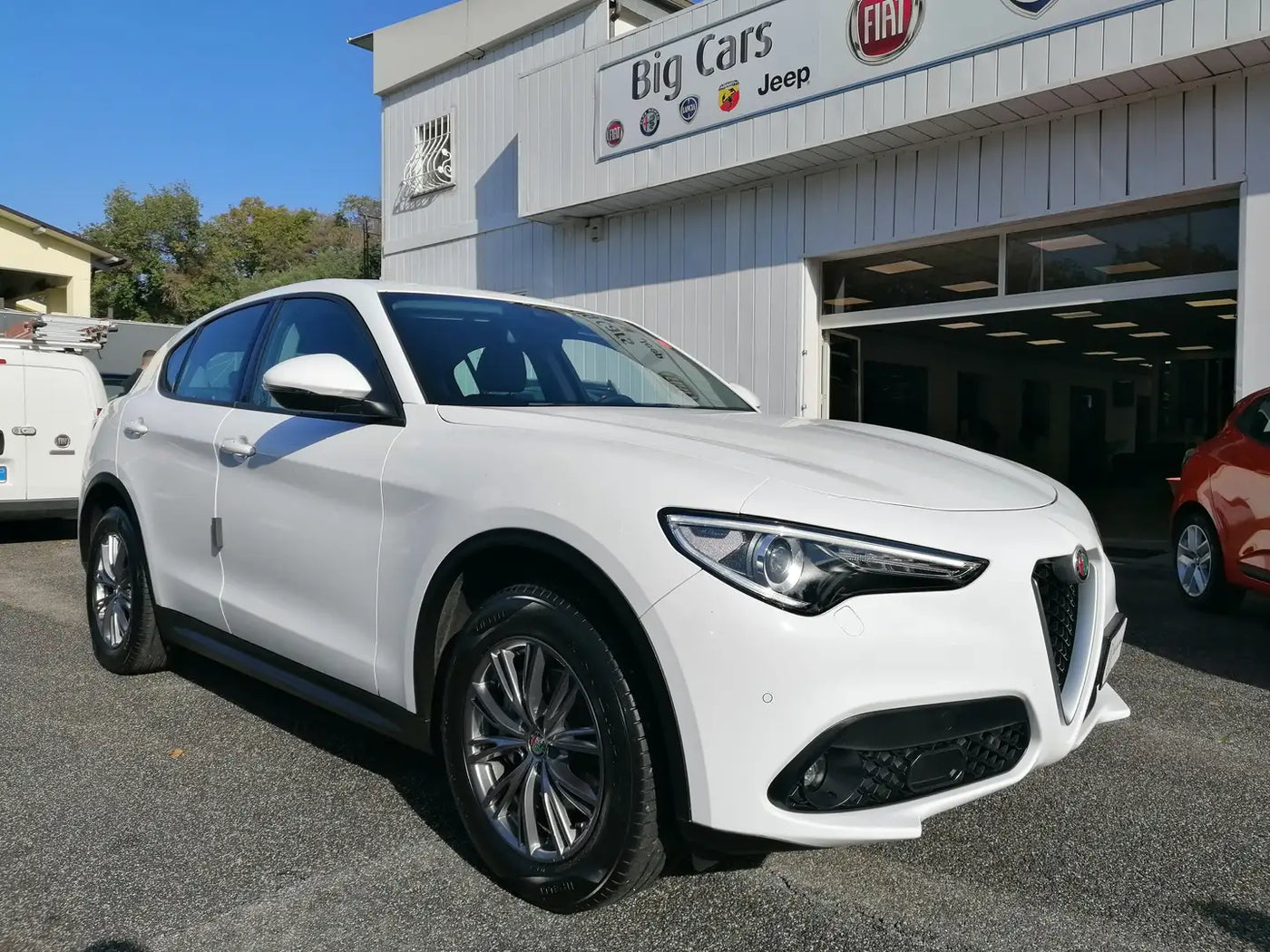 Alfa Romeo - Stelvio Q4 Business