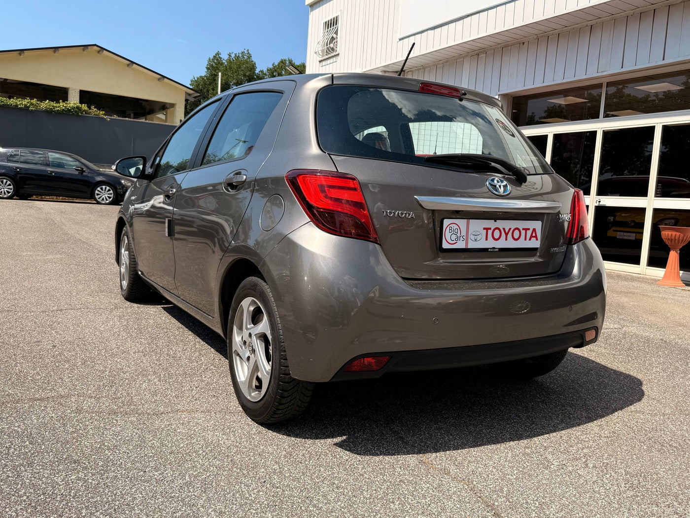 TOYOTA YARIS HYBRID ACTIVE