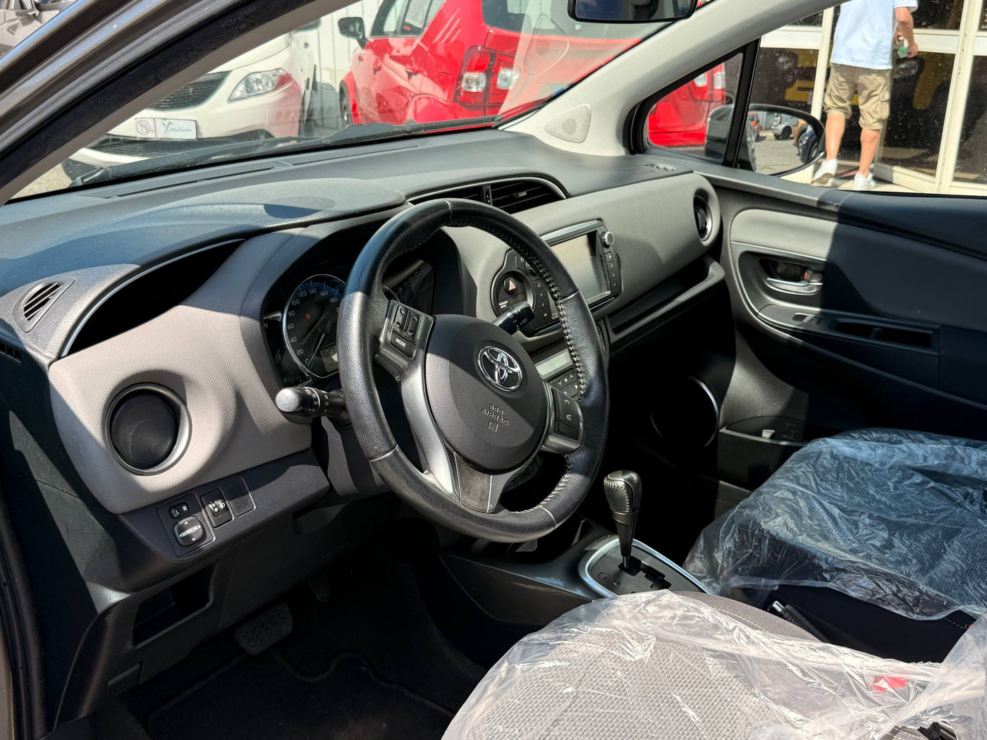 TOYOTA YARIS HYBRID ACTIVE