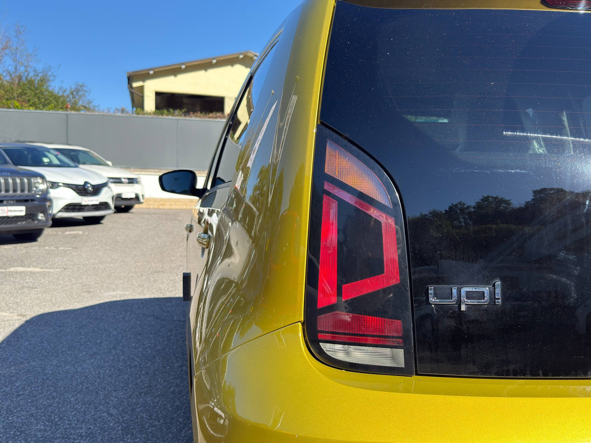 Volkswagen up! 1.0 BLACK STYLE