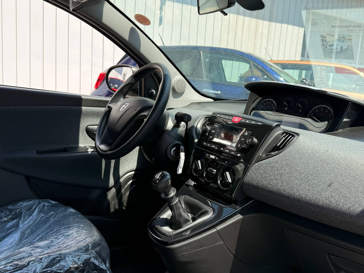 Lancia Ypsilon SILVER