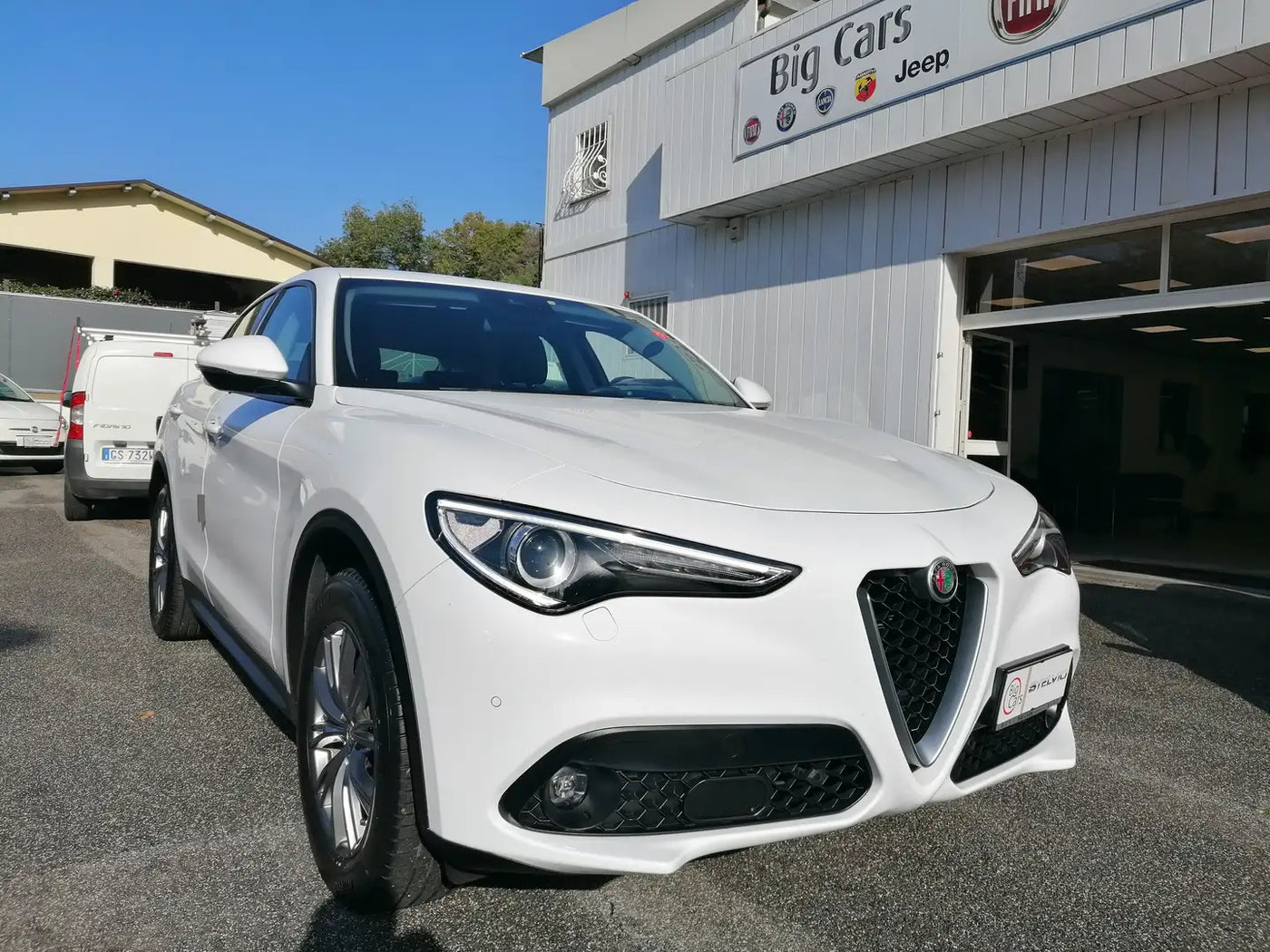 Alfa Romeo - Stelvio Q4 Business