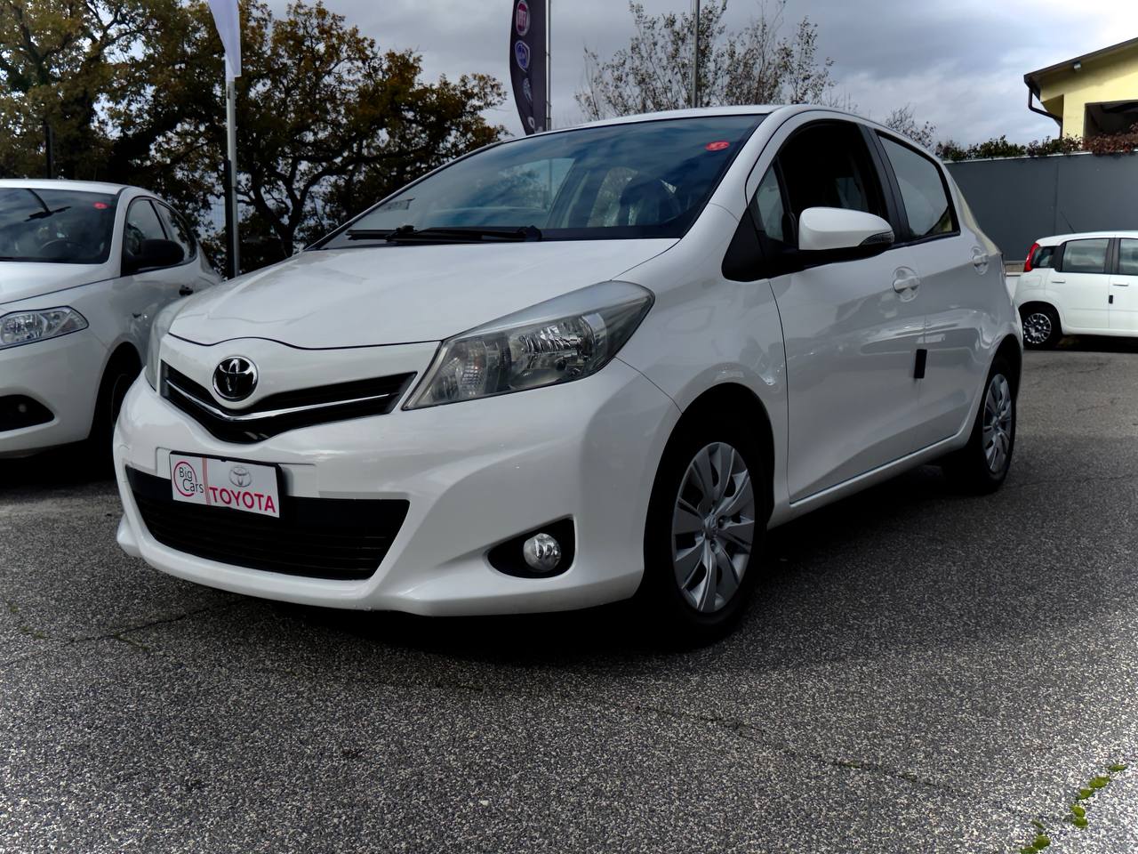 Toyota - Yaris Active