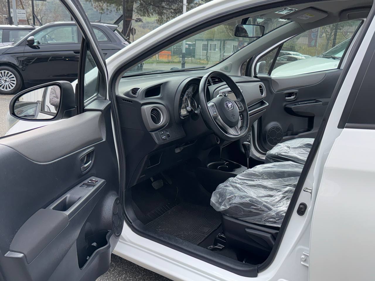 Toyota - Yaris Active