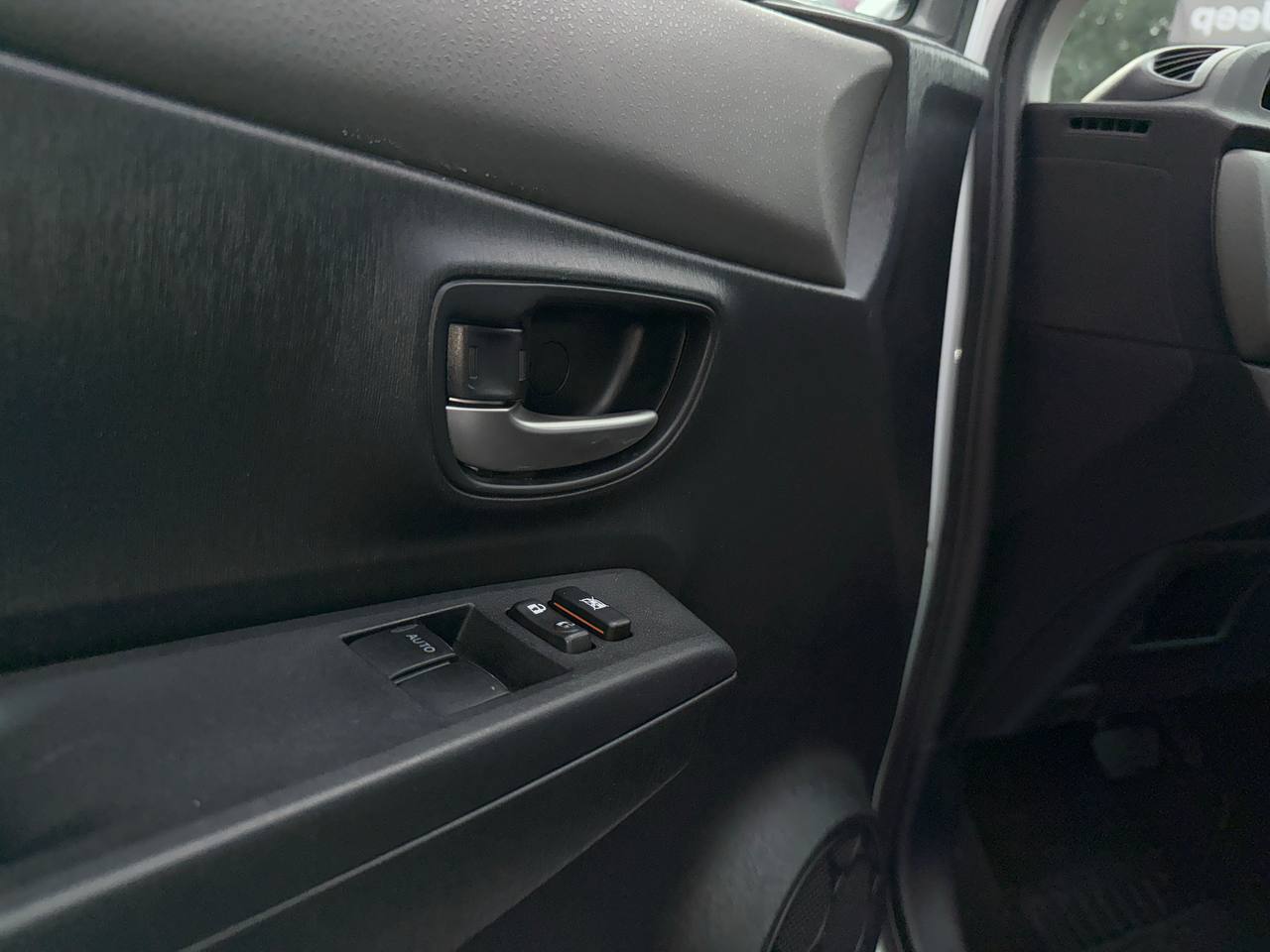 Toyota - Yaris Active