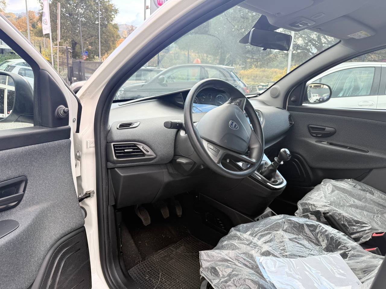 Lancia - Ypsilon SILVER
