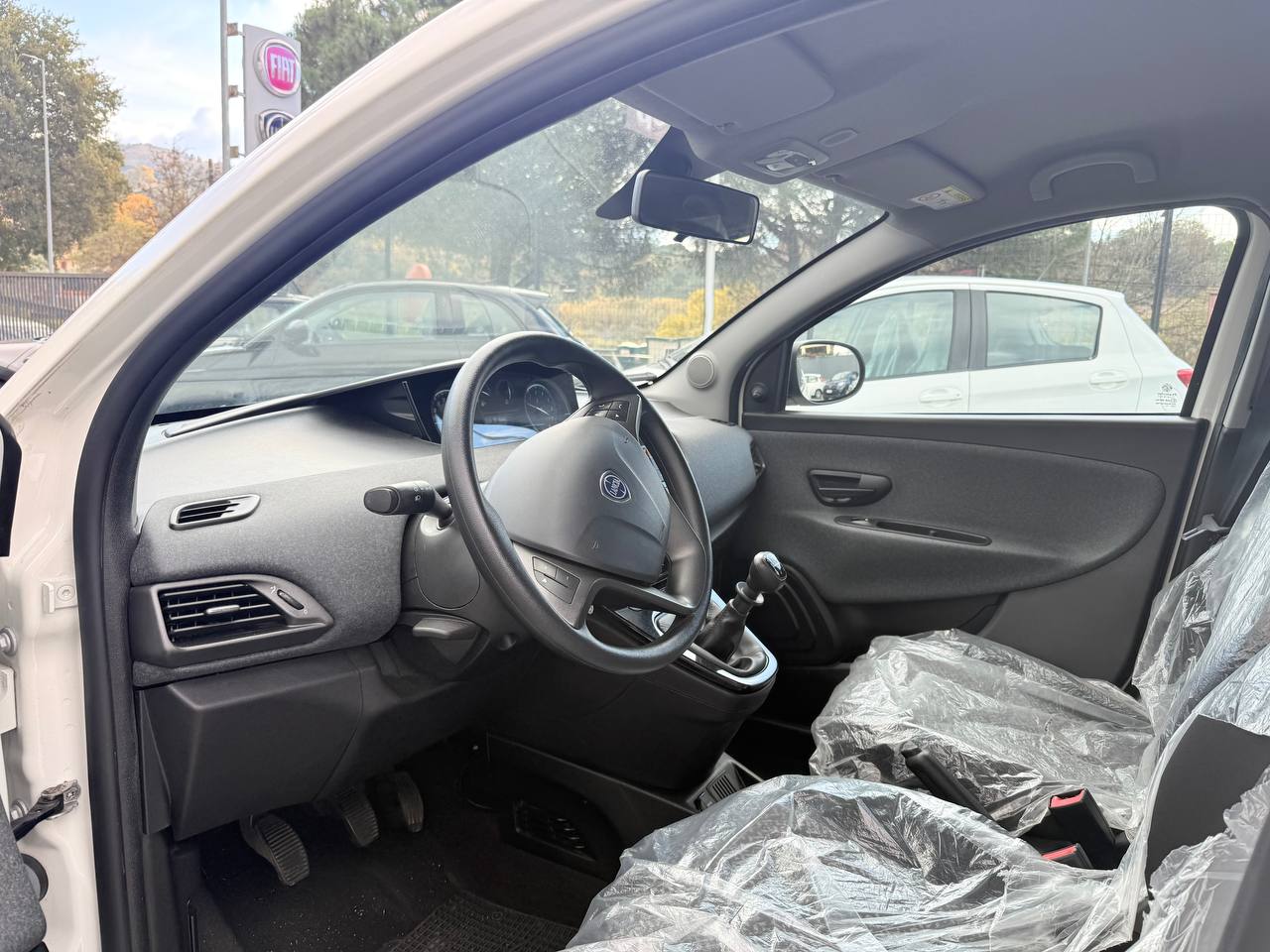 Lancia - Ypsilon SILVER