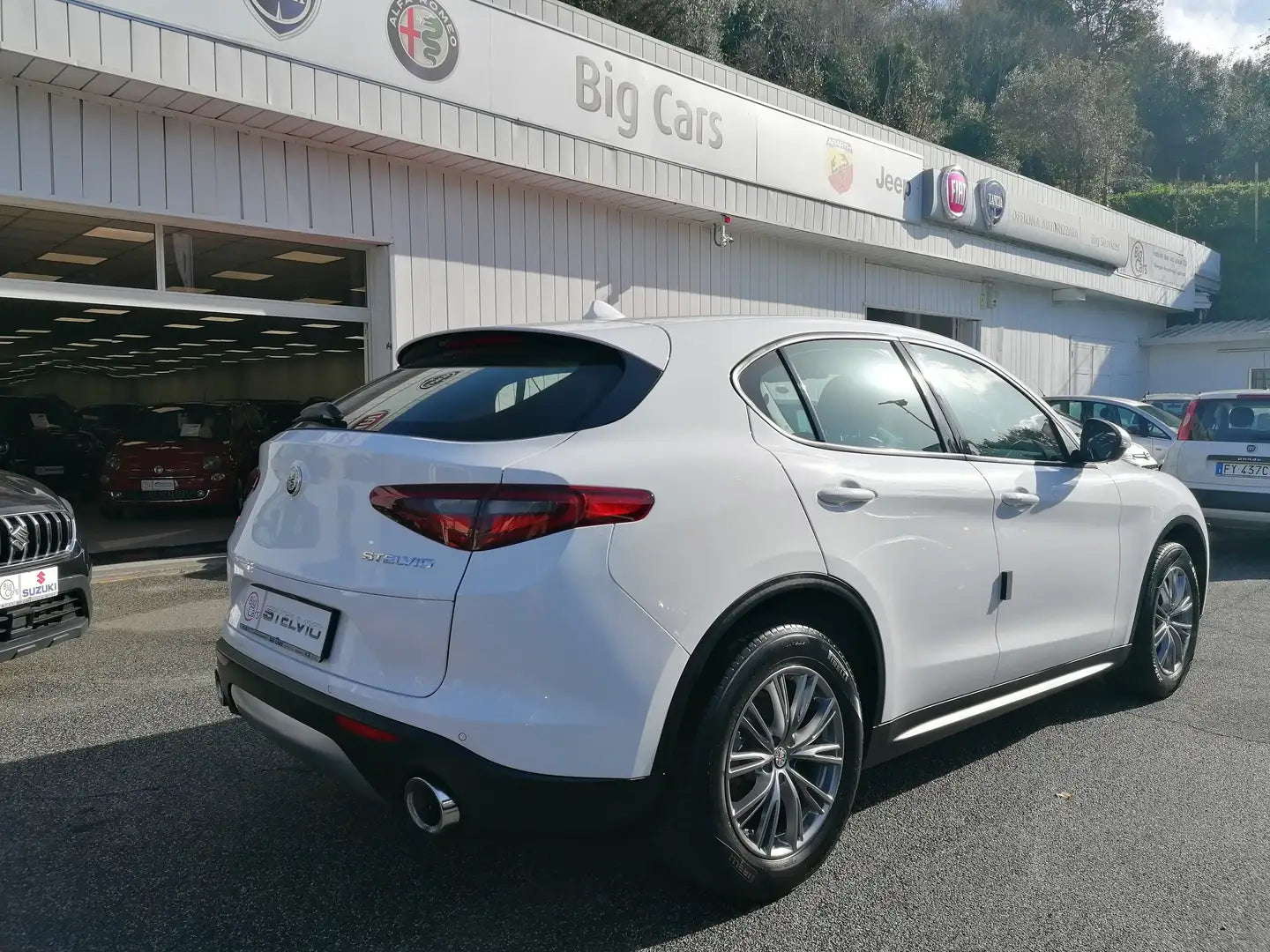 Alfa Romeo - Stelvio Q4 Business