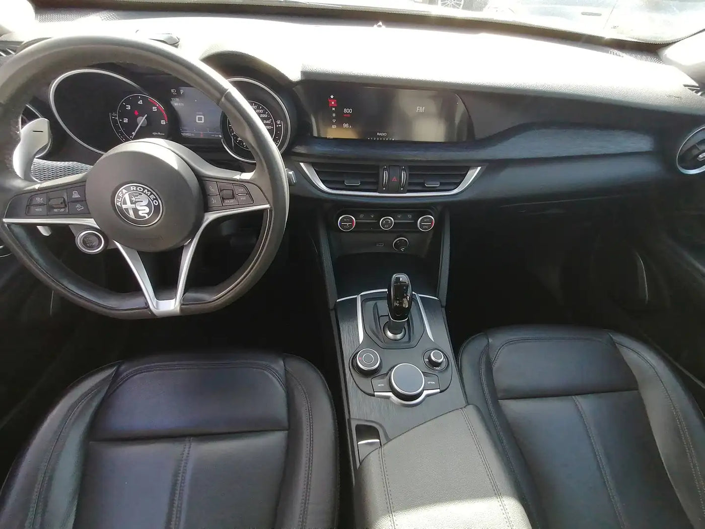 Alfa Romeo - Stelvio Q4 Business
