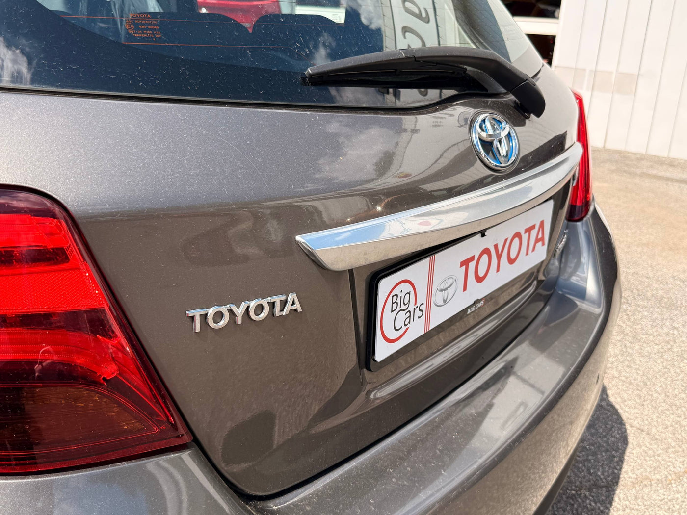 TOYOTA YARIS HYBRID ACTIVE