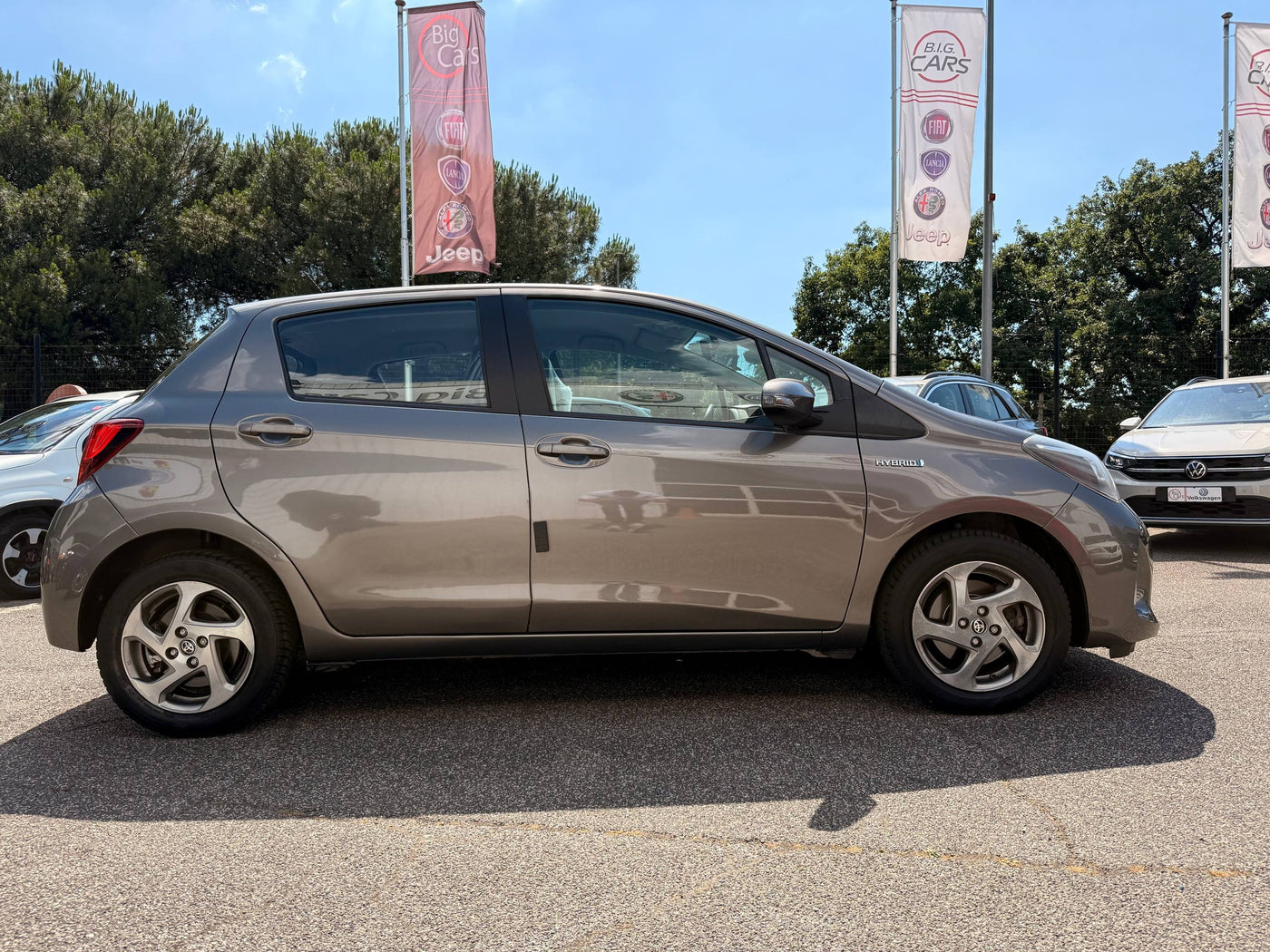 TOYOTA YARIS HYBRID ACTIVE