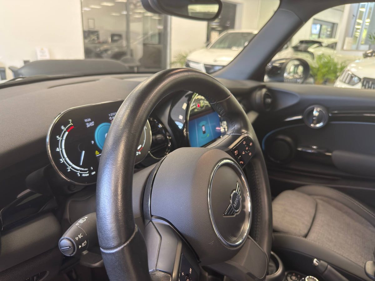 MINI COOPER 1.5 BUSINESS 3P