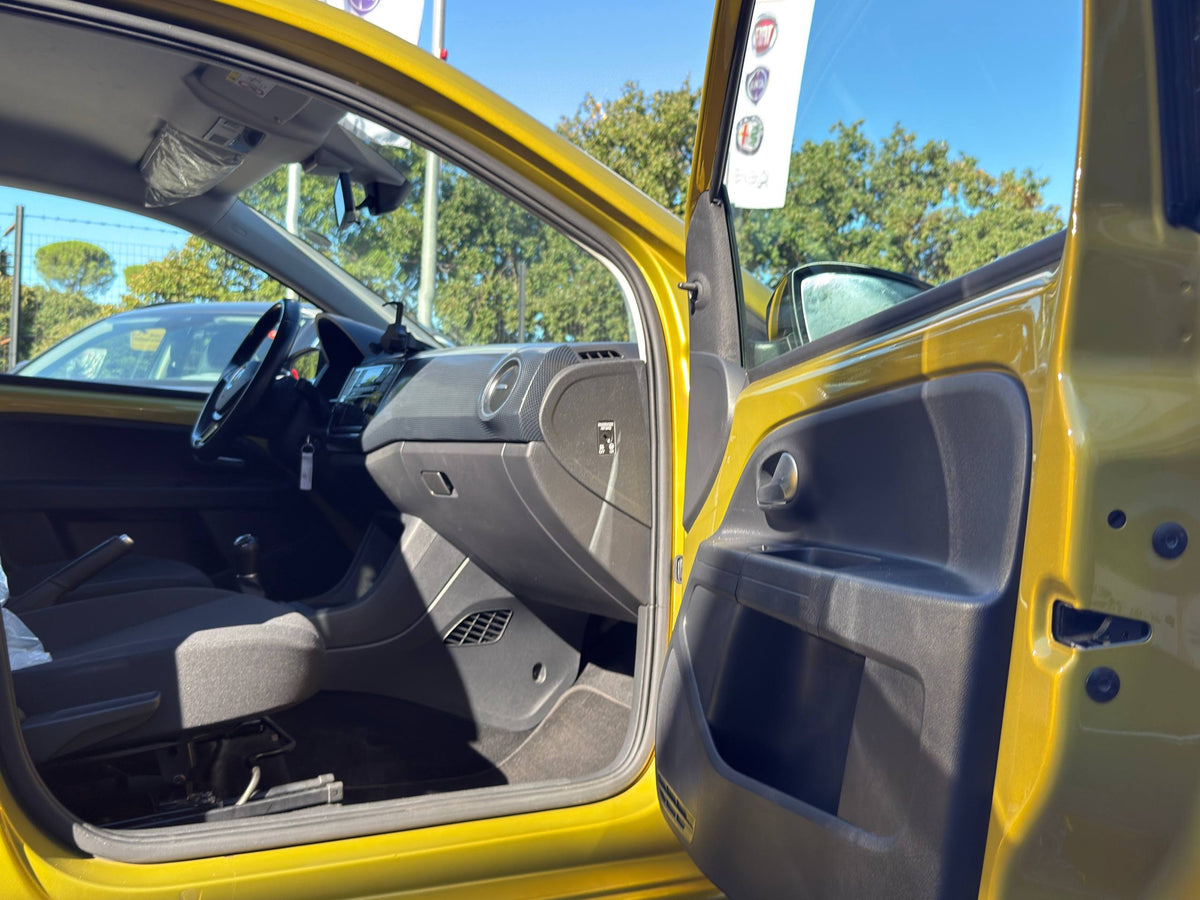 Volkswagen up! 1.0 BLACK STYLE