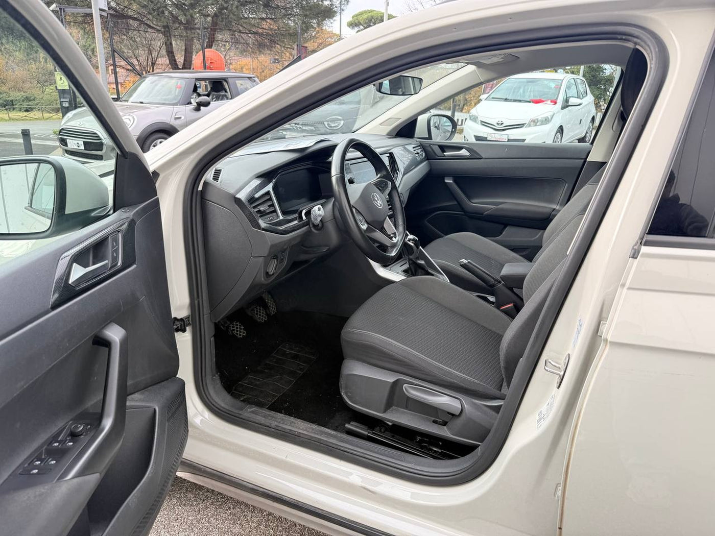 VOLKSWAGEN TAIGO LIFE
